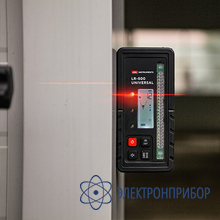 Универсальный приемник лазерного луча для ротационных нивелиров (для зеленого и красного луча) ADA LR-500 R/G